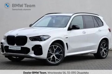 BMW X5 45e XDrive, Skrętna tylna oś, Reflektory laserowe
